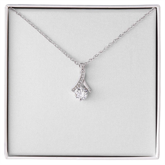 Dear Mom - The Thread Between Our Hearts - Alluring Beauty Message Card Necklace